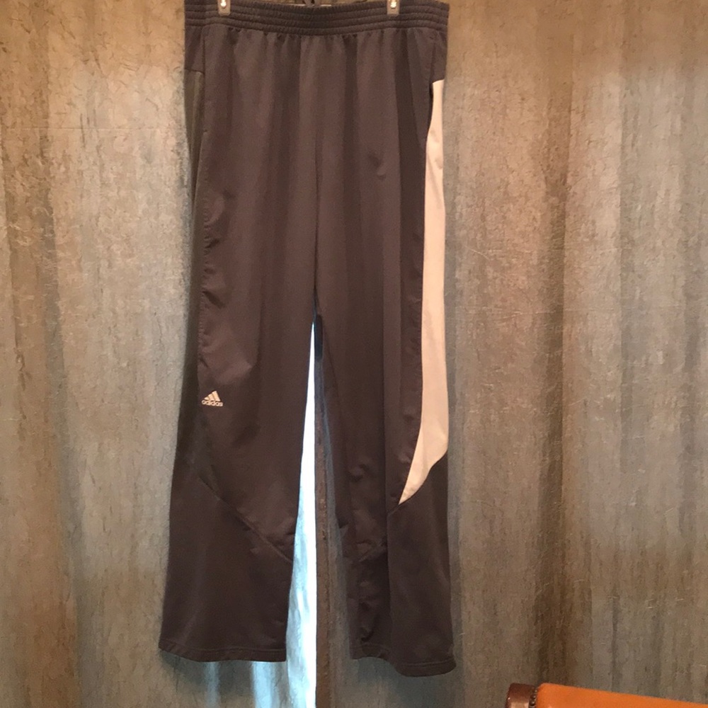 Tall man’s Adidas XXL warm up pant excellent cond
